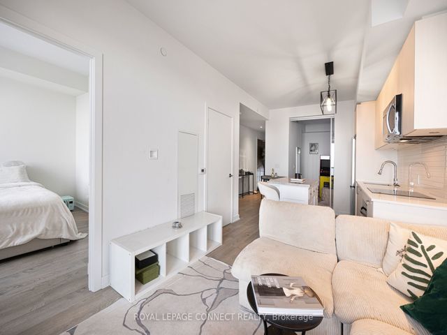 2209 - 1926 Lake Shore Blvd W