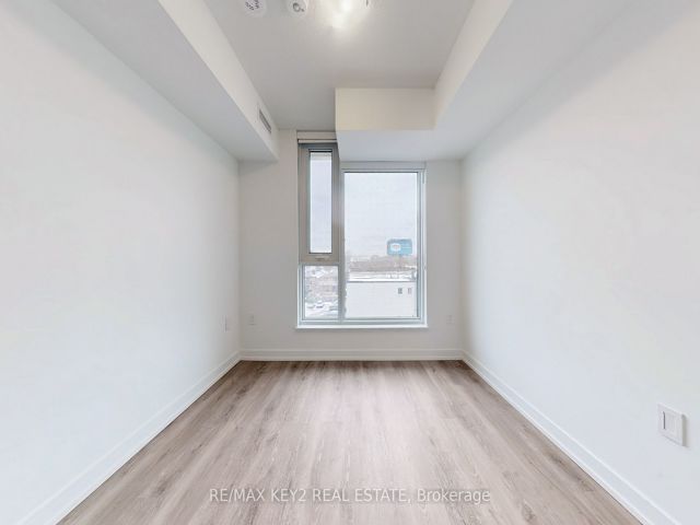 425 - 556 Marlee Ave