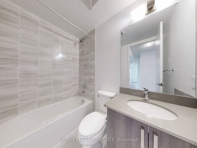 425 - 556 Marlee Ave