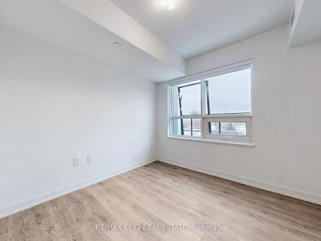 425 - 556 Marlee Ave
