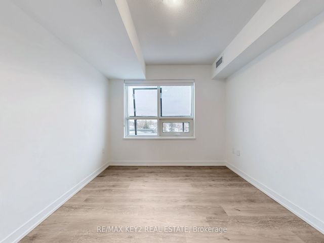 425 - 556 Marlee Ave