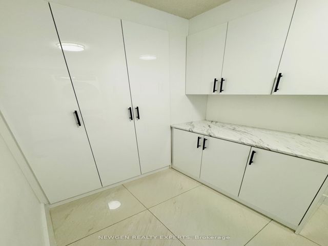 616 - 2825 Islington Ave