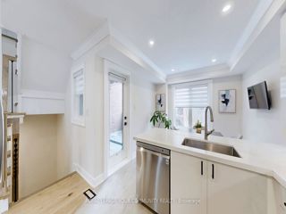 4 - 19 West Deane Park Dr