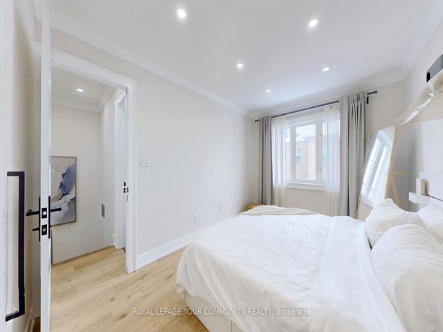 4 - 19 West Deane Park Dr