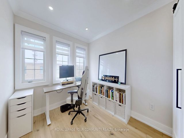 4 - 19 West Deane Park Dr