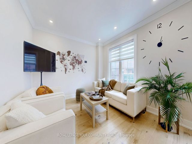 4 - 19 West Deane Park Dr