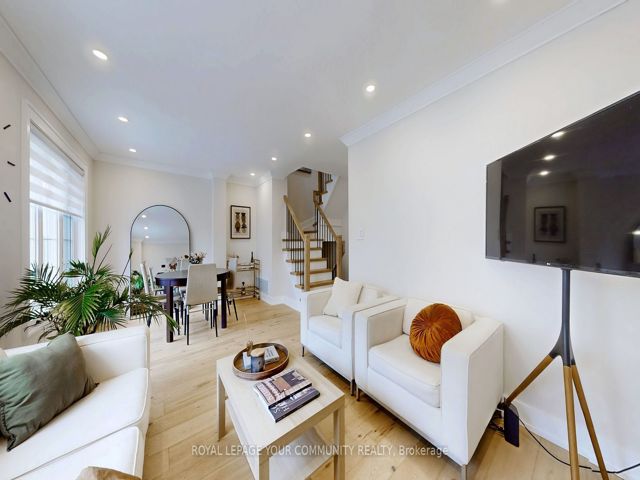 4 - 19 West Deane Park Dr
