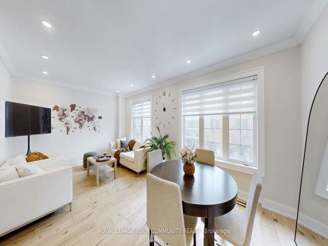 4 - 19 West Deane Park Dr
