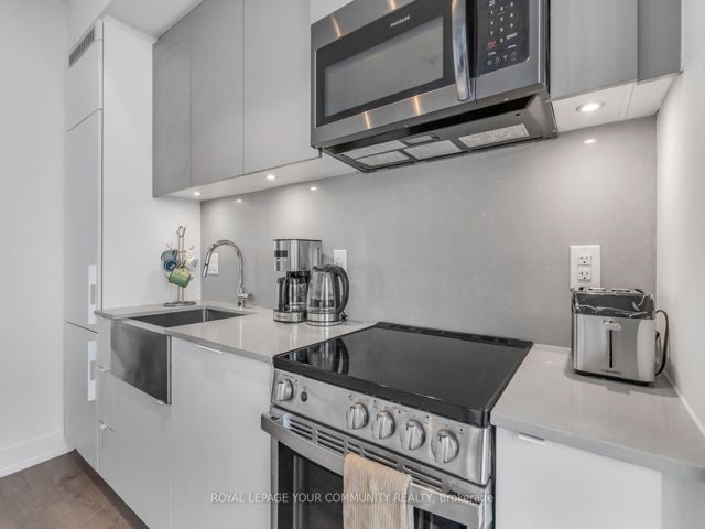 1106 - 270 Dufferin St