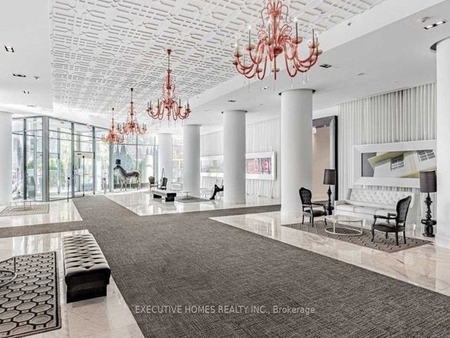 1710 - 90 Park Lawn Rd
