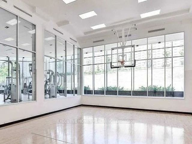 1710 - 90 Park Lawn Rd