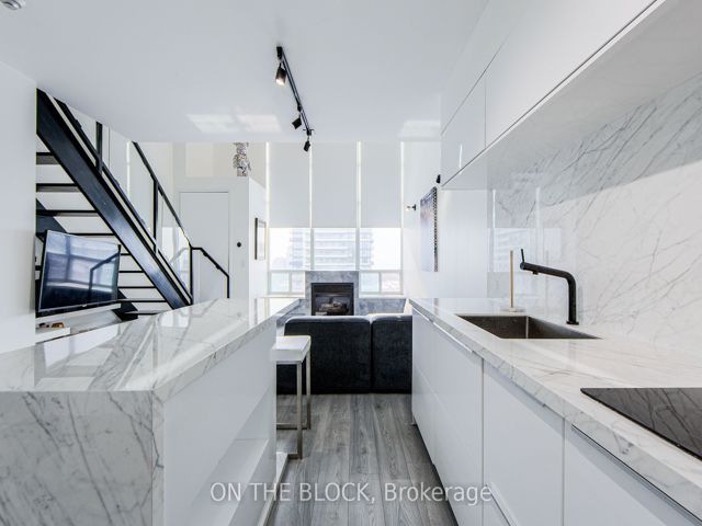 732 - 250 Manitoba St