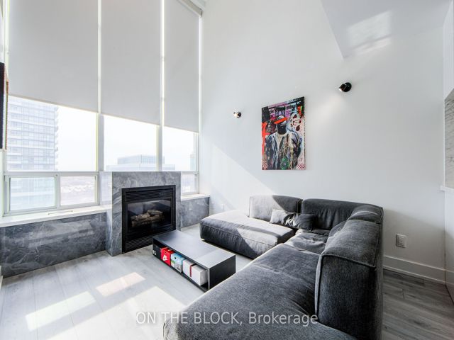 732 - 250 Manitoba St