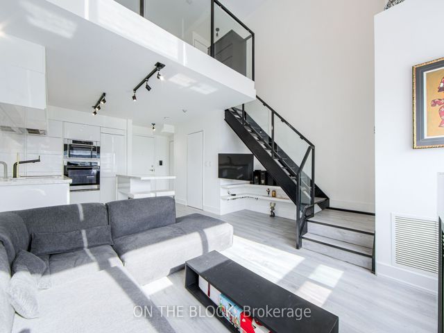 732 - 250 Manitoba St