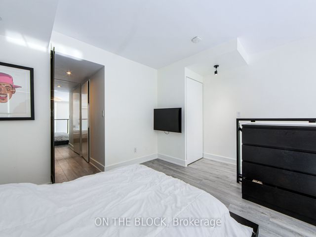 732 - 250 Manitoba St