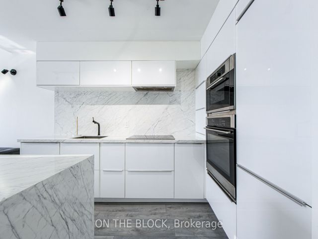 732 - 250 Manitoba St