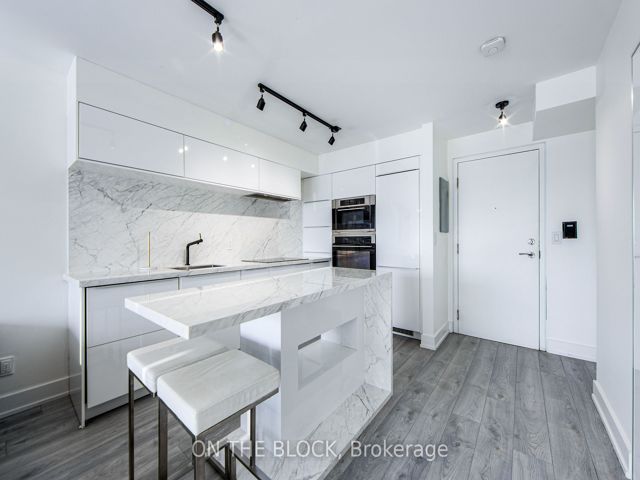 732 - 250 Manitoba St