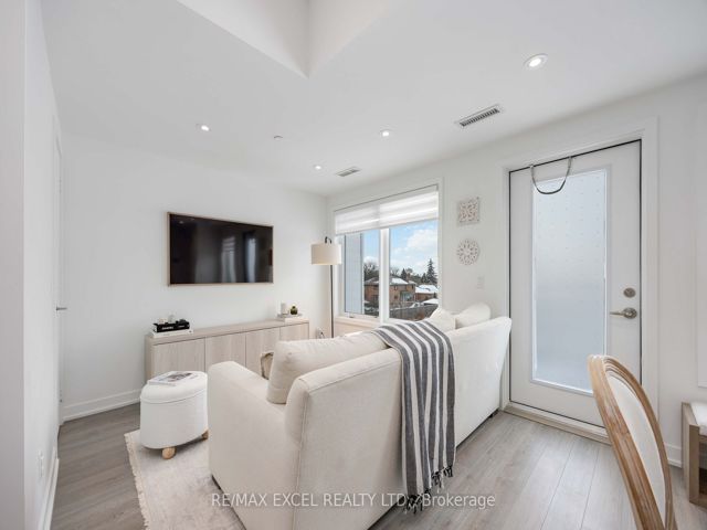 208 - 155 Downsview Park Blvd