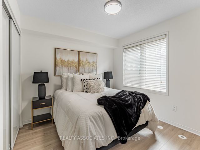 26 - 31 Foundry Ave