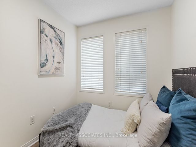 26 - 31 Foundry Ave