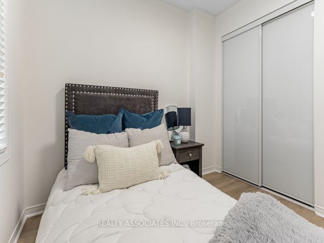 26 - 31 Foundry Ave