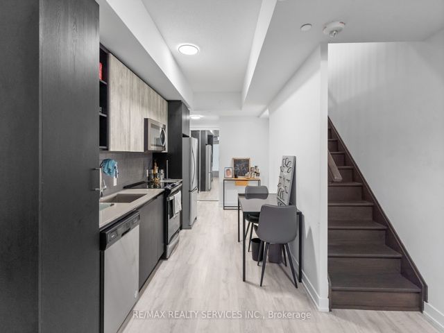 115 - 251 Manitoba St
