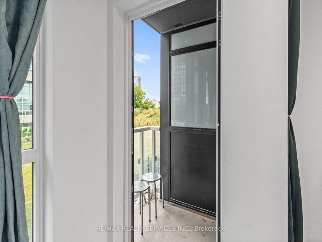 115 - 251 Manitoba St
