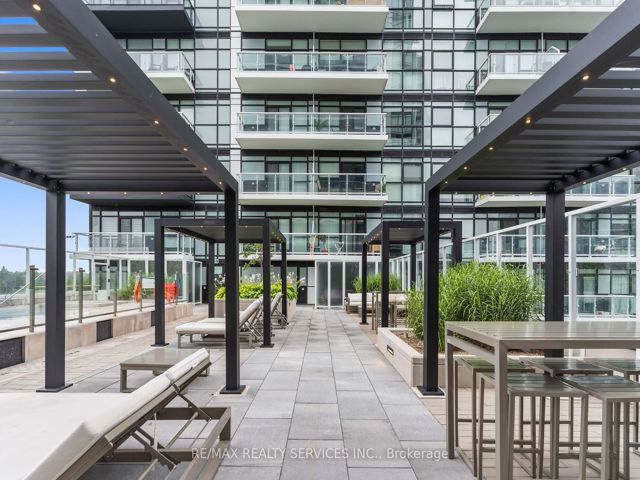 115 - 251 Manitoba St