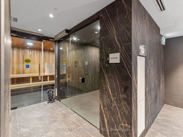 115 - 251 Manitoba St