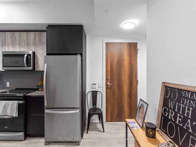 115 - 251 Manitoba St