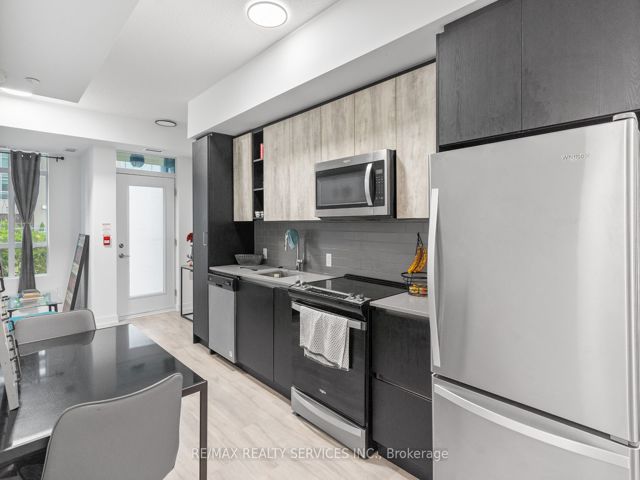115 - 251 Manitoba St