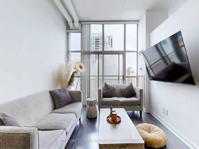1215 - 2 Fieldway Rd