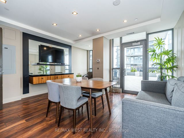 605 - 15 Zorra St