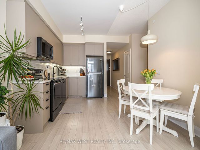 605 - 15 Zorra St