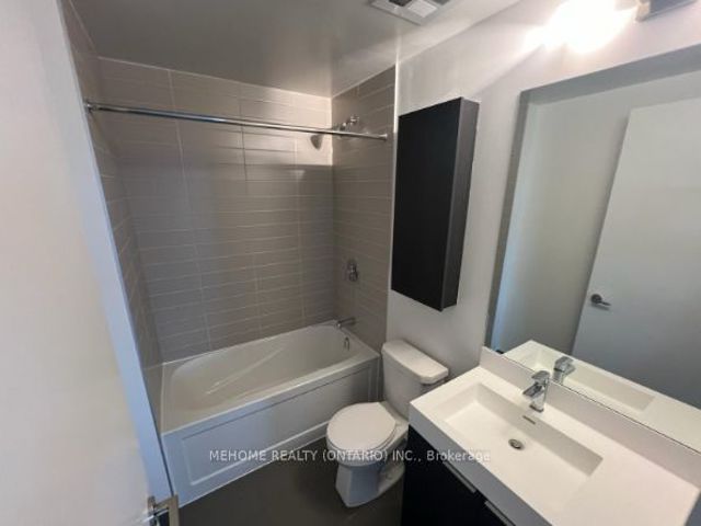 1124 - 3100 Keele St