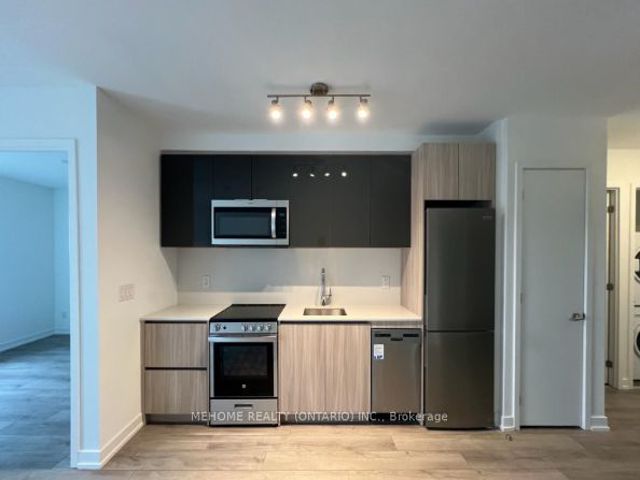 1124 - 3100 Keele St
