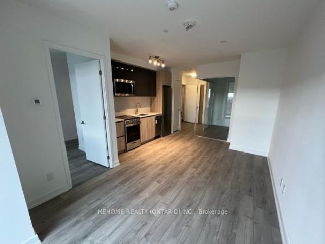 1124 - 3100 Keele St