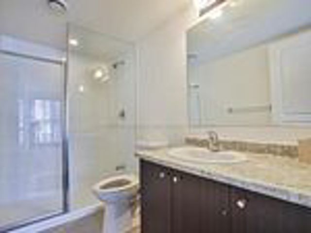 TH 4 - 70 Eastwood Park Gdns
