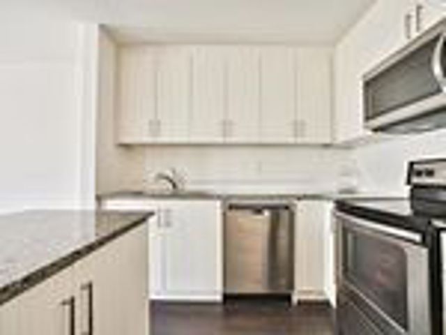 TH 4 - 70 Eastwood Park Gdns