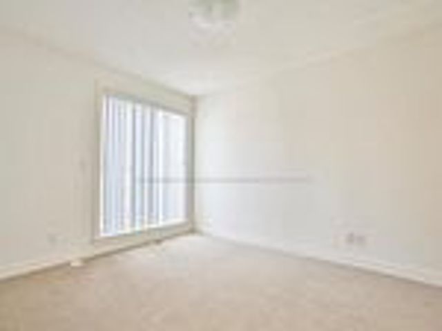 TH 4 - 70 Eastwood Park Gdns