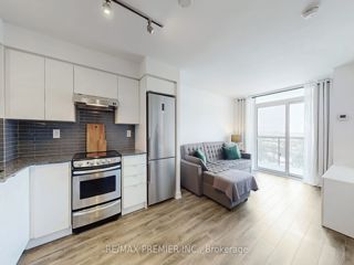 1217 - 160 Flemington Rd