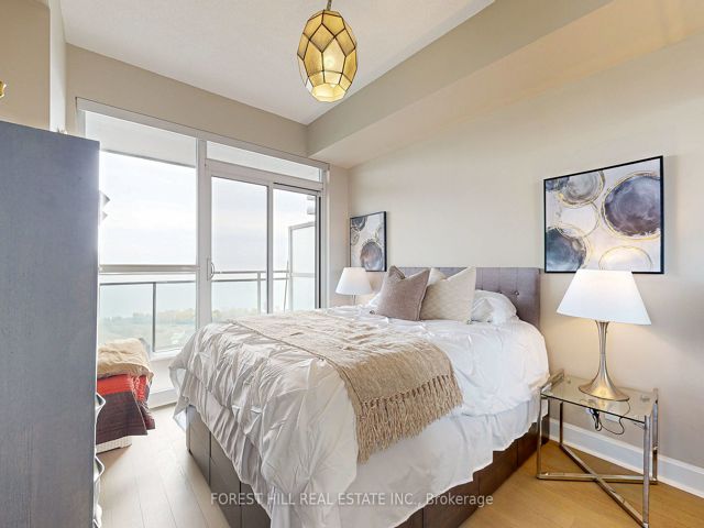 1909 - 33 Shore Breeze Dr