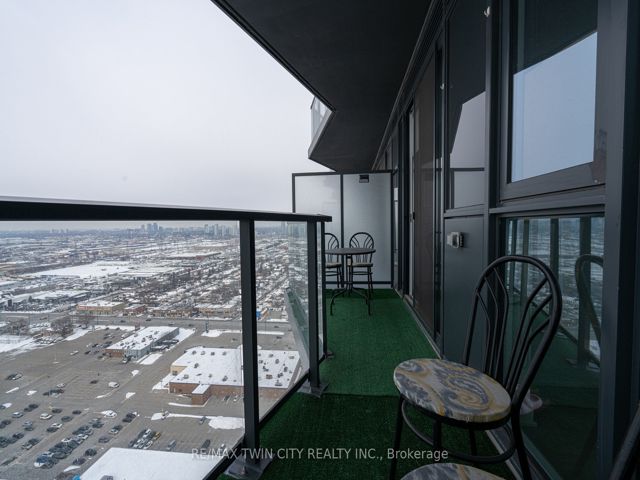3001 - 36 Zorra St