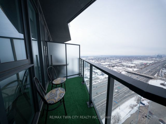 3001 - 36 Zorra St