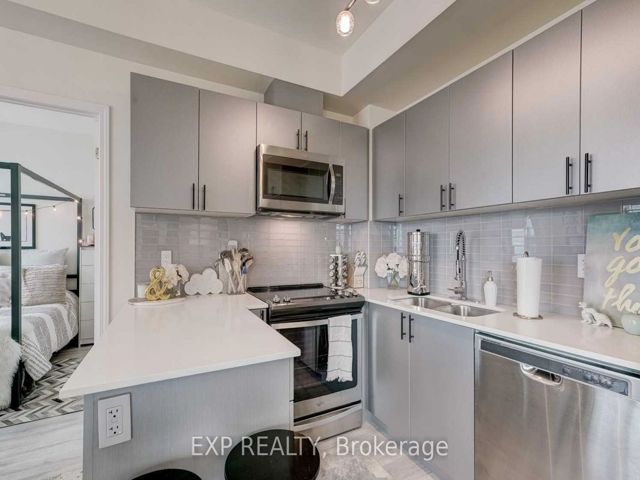 419 - 2522 Keele St