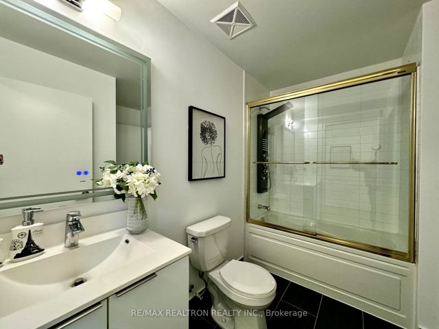 5202 - 30 Shore Breeze Dr