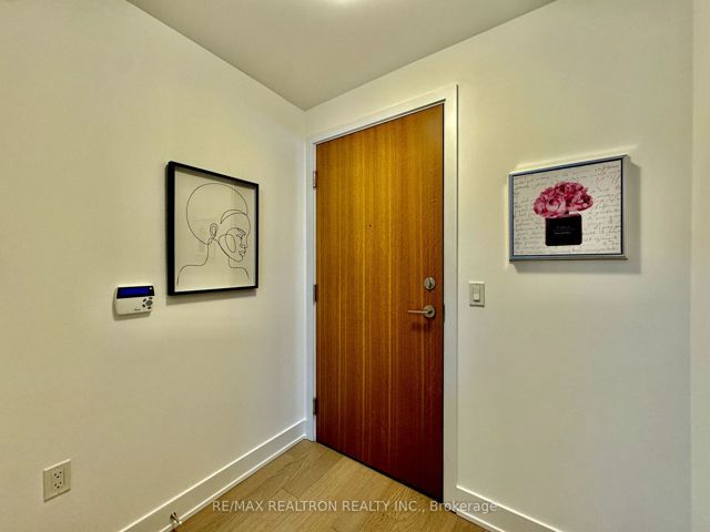 5202 - 30 Shore Breeze Dr
