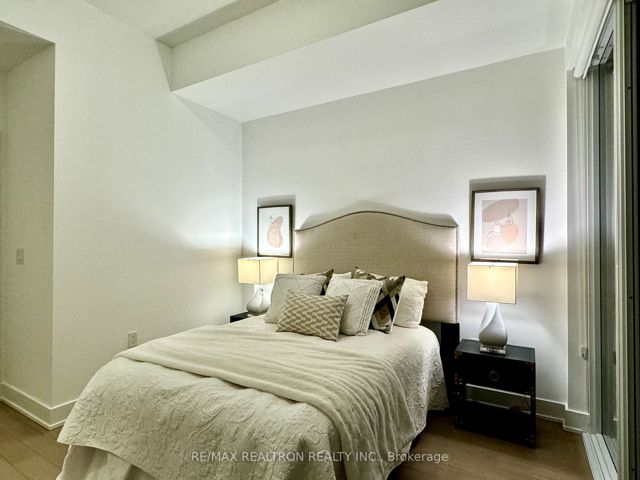 5202 - 30 Shore Breeze Dr