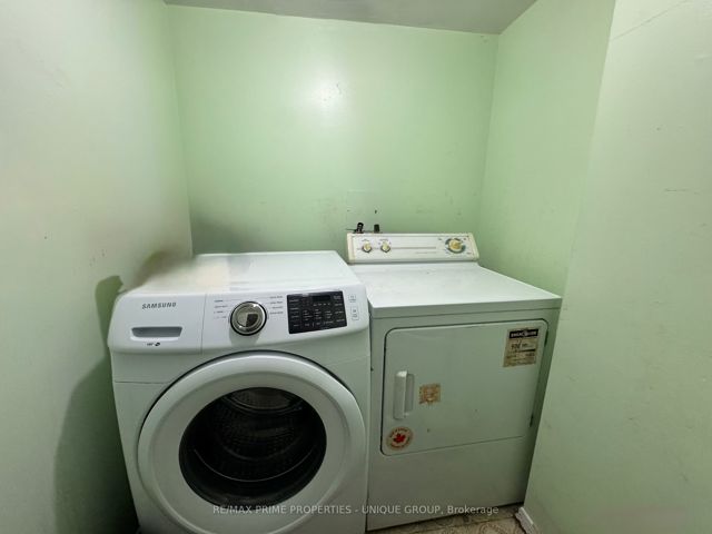 806 - 40 Panorama Crt