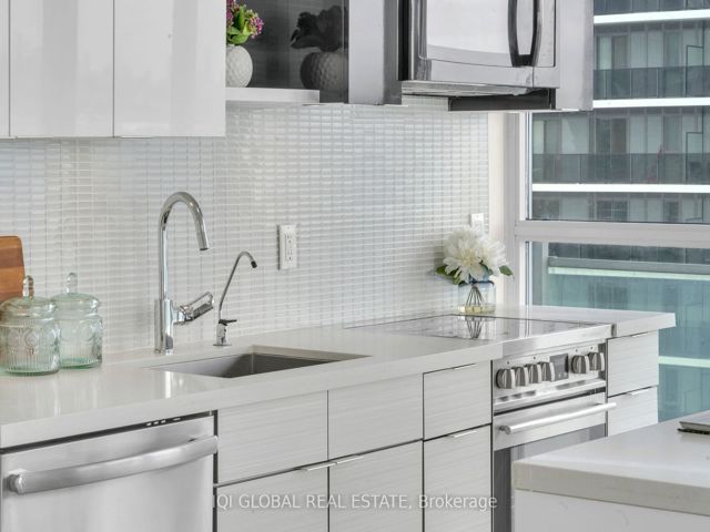 2509 - 33 Shore Breeze Dr